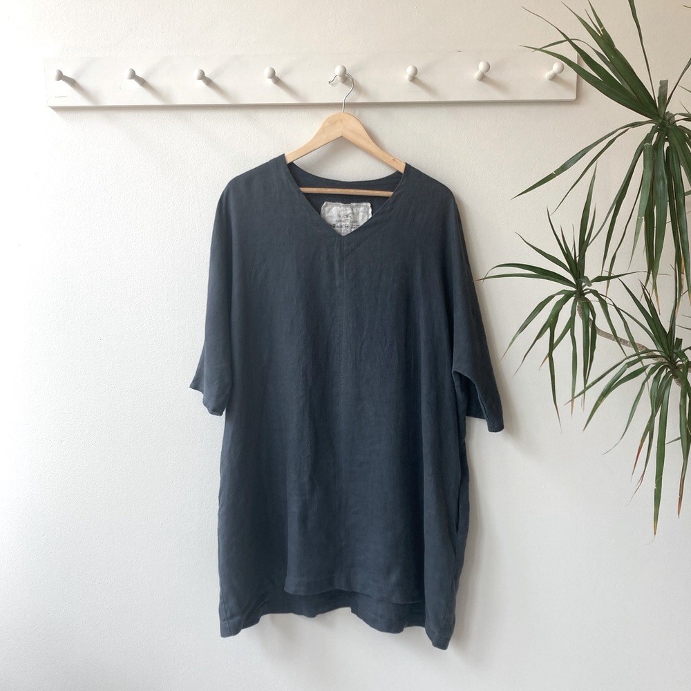 Not Perfect Linen Slate Linen V- Neck Tunic- Size S/M